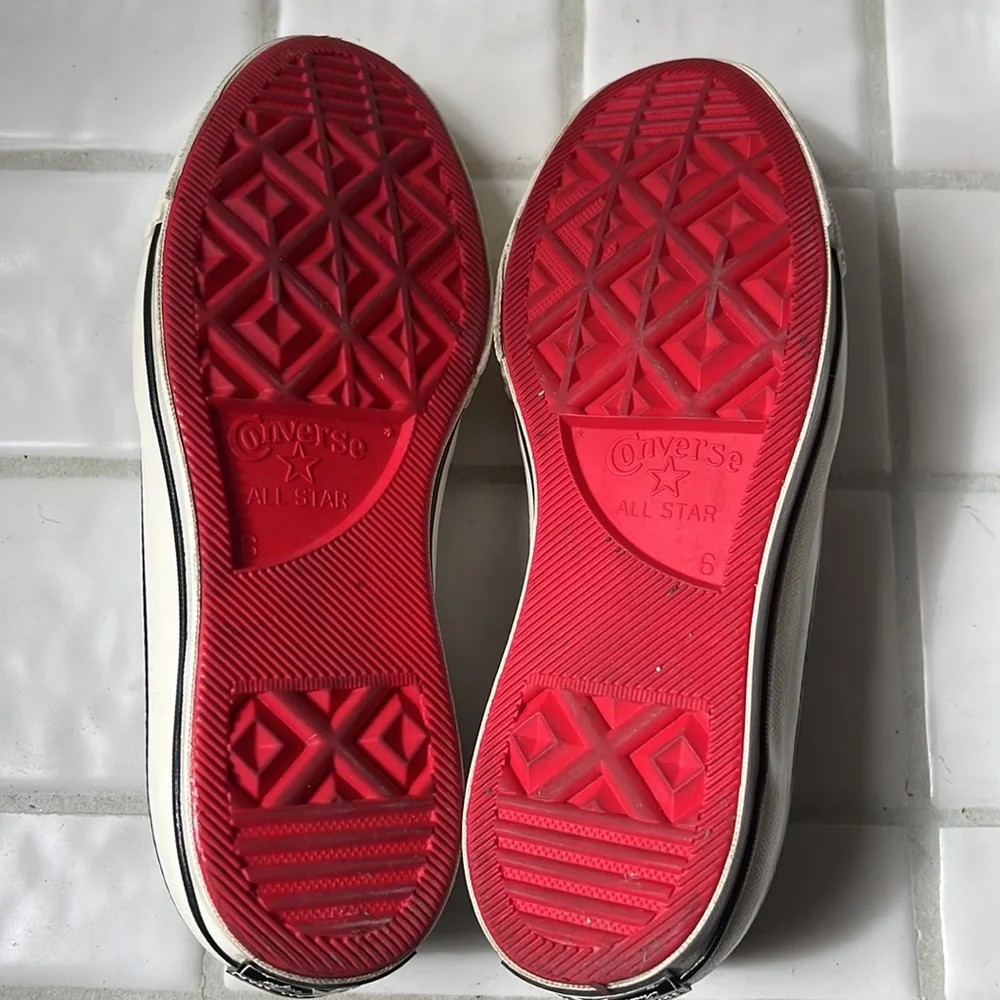 Like New - Low top Converse “Chucks” - Picture 5 of 7